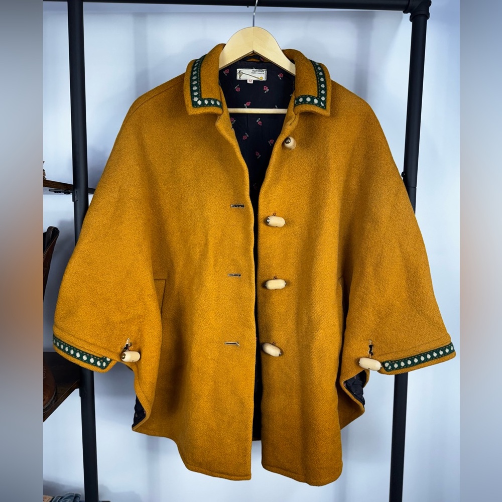 Max Hurni Mustard wool vintage  Cape from Austria size 12 - Picture 3 of 13